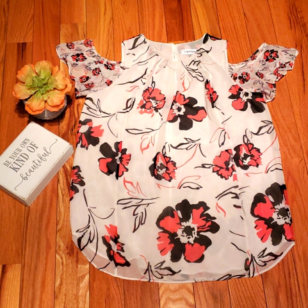 EUC Calvin Klein cold shoulder top